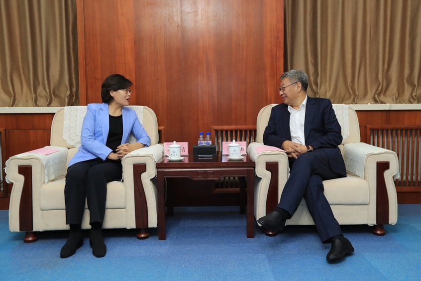 发挥双方优势深化校地合作校党委常务副书记冯正玉会见内蒙古自治区科技厅厅长孙俊青一行