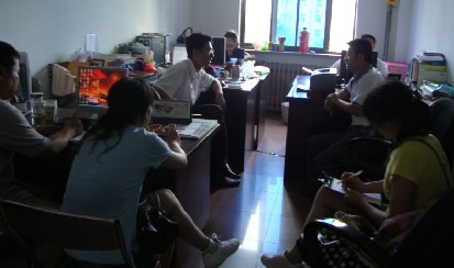 7月19日调研小组在长春市团委就创建文明城市中交通问题进行调研