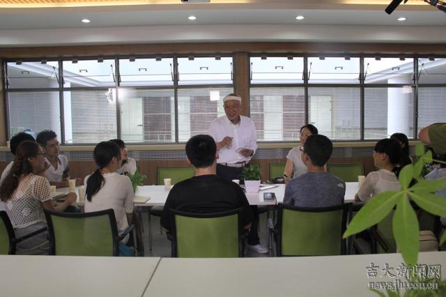 八旬日本老人丸山严来吉林大学进行中日友好交流 吉林大学新闻网